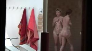 Tonton gadis telanjang di lingkungan Anda – kamera mata-mata sauna
