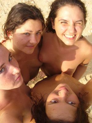 Selfie Pantai Panas Remaja Telanjang Gadis dan Pasangan Telanjang