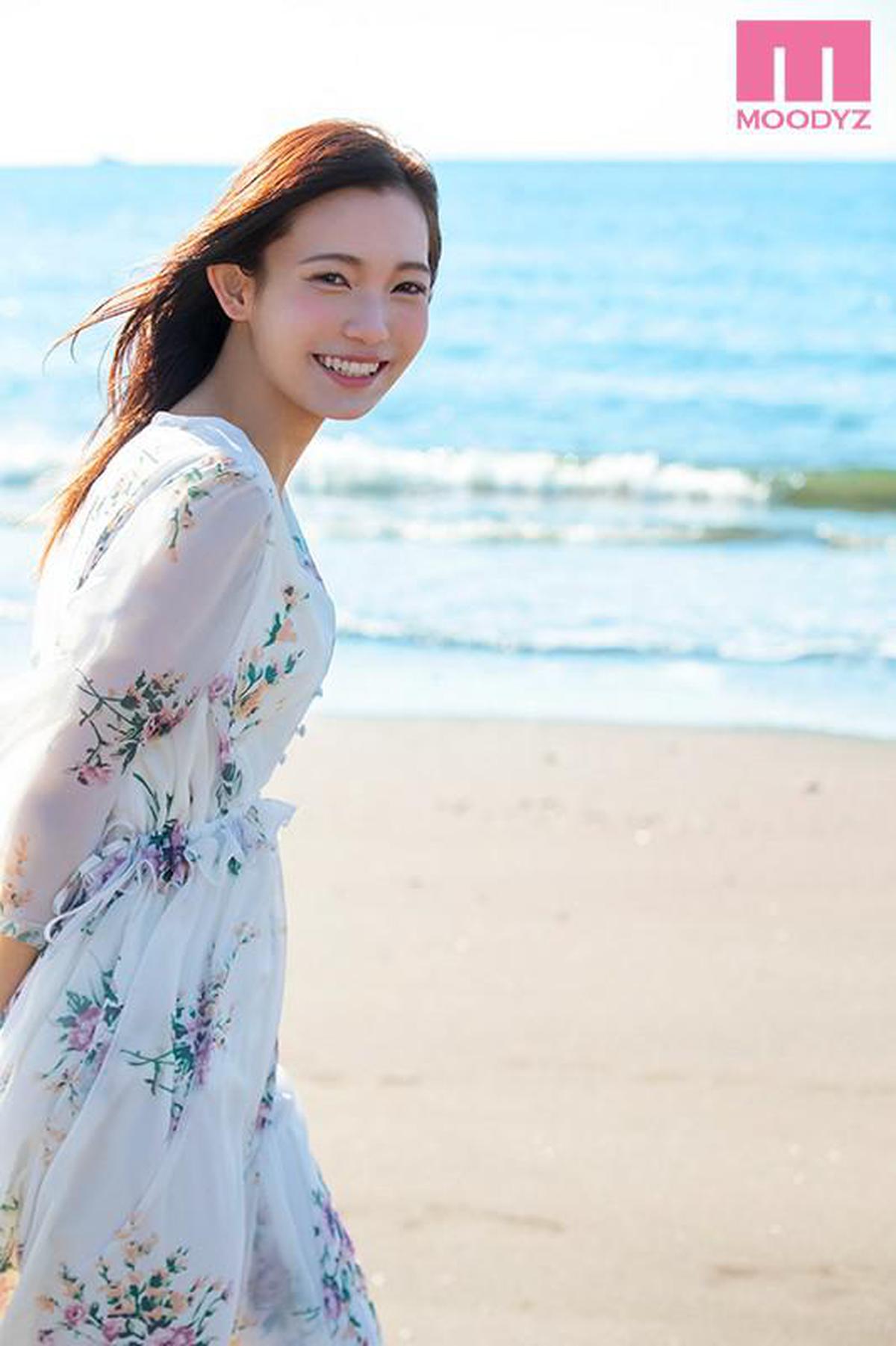 FHD MIDE-640 季现役女大学生才20岁美丽可爱的咲野小春