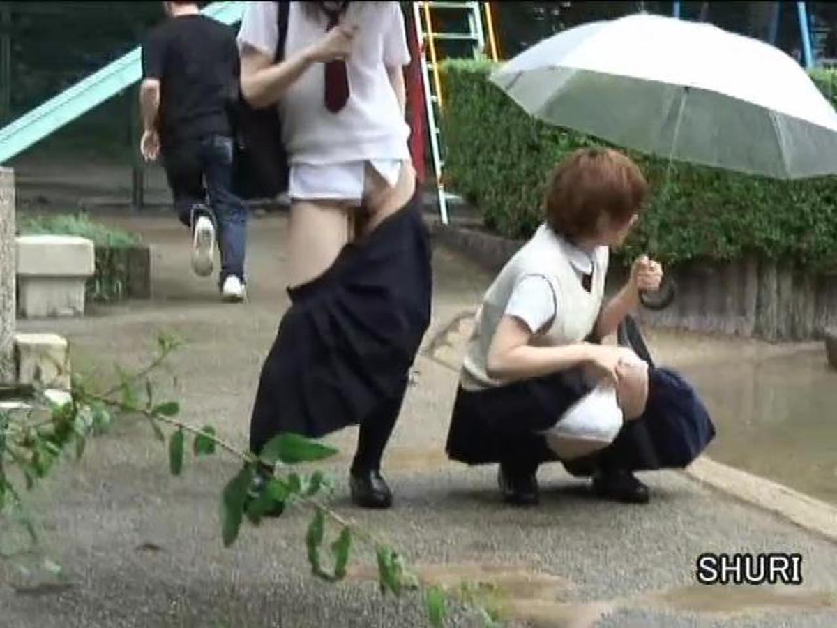 Jade Shuri - S01-22 - школьницы снимают трусики