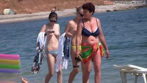 Nudisme pantai Eropa, babes topless!