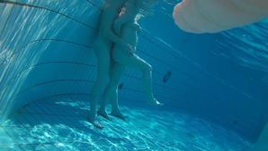 Underwater sauna pool