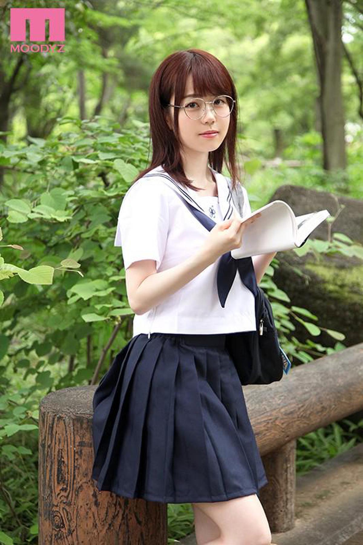 6000Kbps FHD MIDE-690 初戀。 Sakura Miura，一個子宮和心臟都塌陷的文學女孩，因為她被一個了不起的技術操縱老師變成了一個柔軟的體質