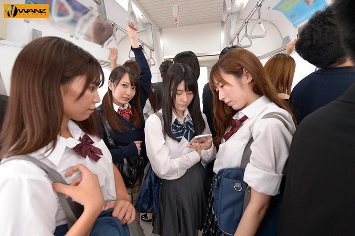 (VR) WAVR-092 ميزوكي يايوي فجأة تميل إلى التقبيل في قطار مزدحم