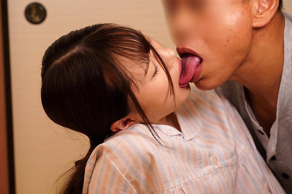 Ichika Matsumoto, jouet sexuel du père du diable AMBI-110, une fille en uniforme qui a déchiré sa relation avec son petit ami