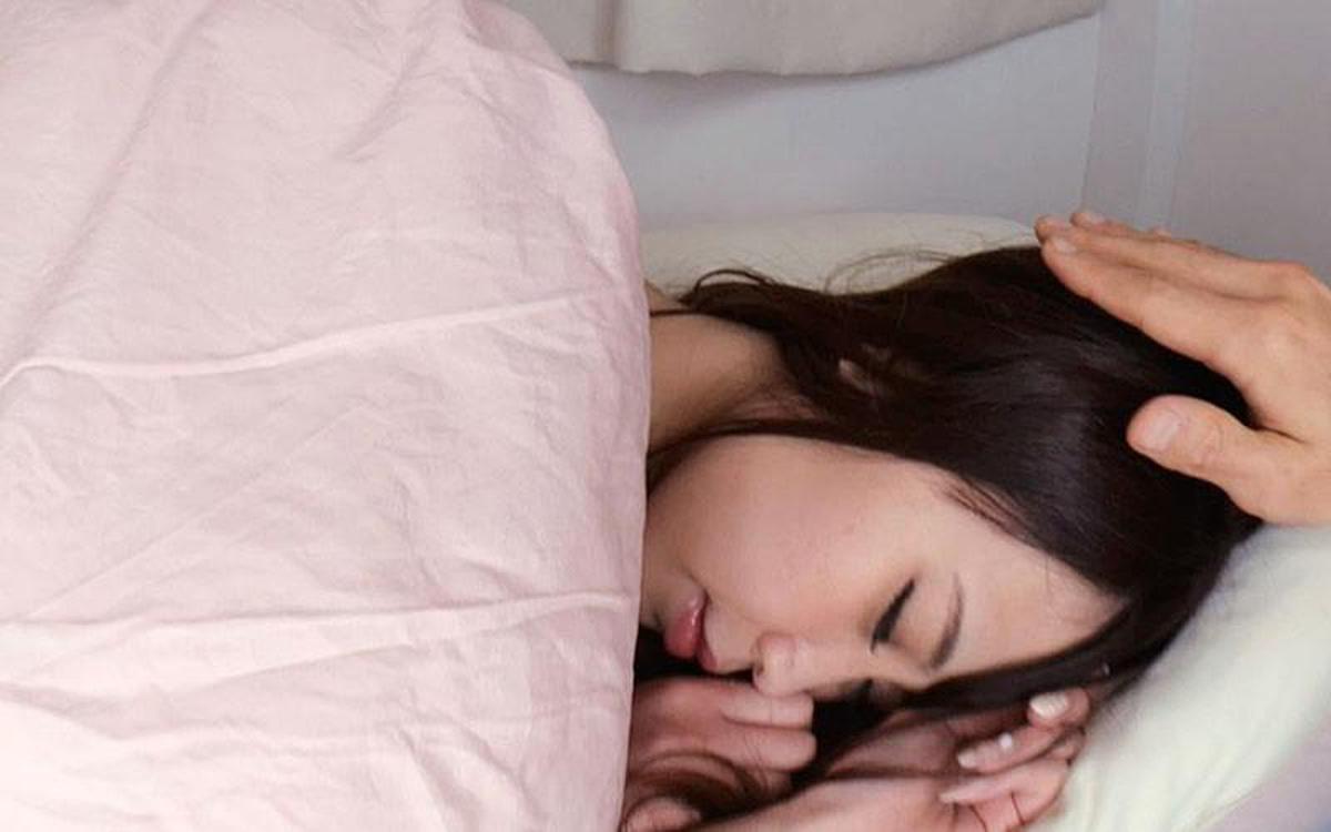 (VR) CAFR-378 Ma soeur endormie est trop sans défense, donc je peux comprendre le sentiment de vouloir sortir. C'est une fin naturelle pour faire une éjaculation vaginale. Yuria Ohara