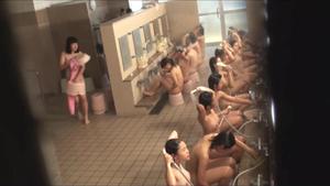 JK style] The body tightened by club activities is the best ♥ Training camp hotel ♥ Group women's bath 3 ・ 4 omnibus