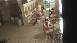 JK style] Der durch Vereinsaktivitäten gestraffte Körper ist am besten ♥ Trainingslagerhotel ♥ Gruppenfrauenbad 3 ・ 4 Omnibus