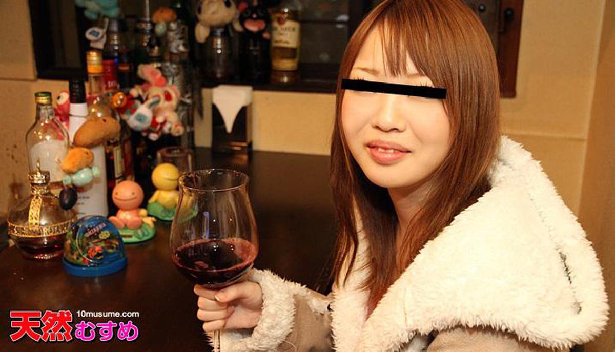 10mu 030911_01 Reiko Tsuji Tembakan air mani vagina terus menerus sambil merawat seorang gadis berambut coklat!