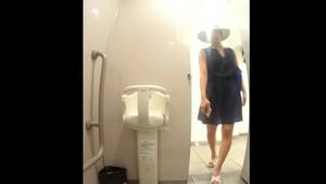 15310638 Uncensored [Tracking! Hand shot! ] Chasing a cute girl to the toilet and observing Oma ♪ "