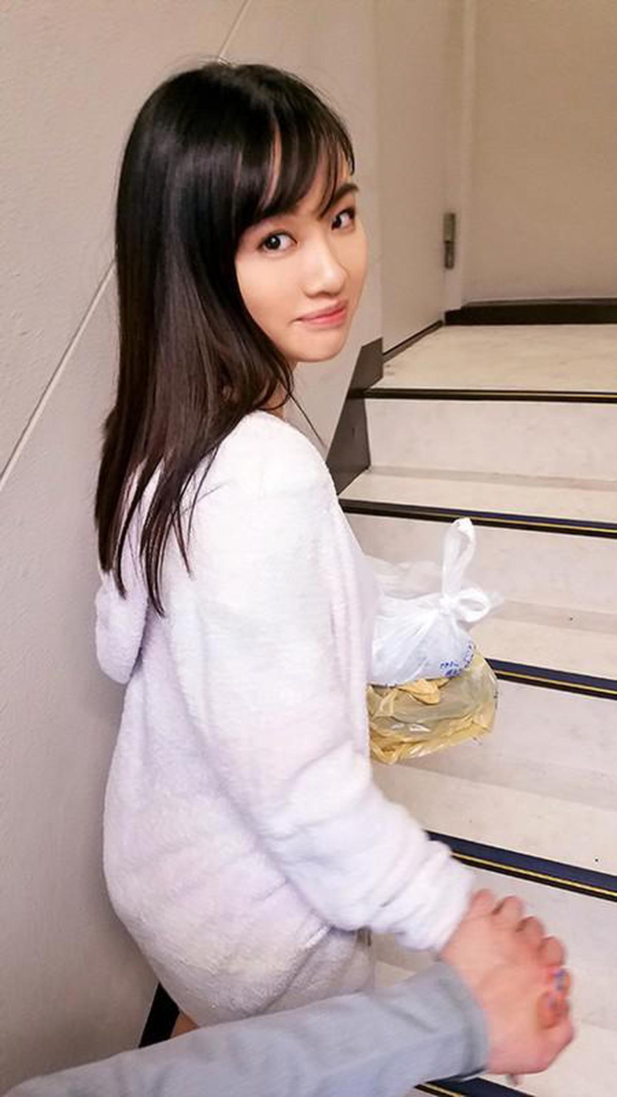 (VR) KIWVR-163 Woo-Makan! !! Seorang gadis cantik yang rapi dan bersih di tempat tujuan menunjukkan chiller bulu hari hujan dan merupakan godaan yang kaya! !! [Lucky cabul] VR! !! Urara Kanon