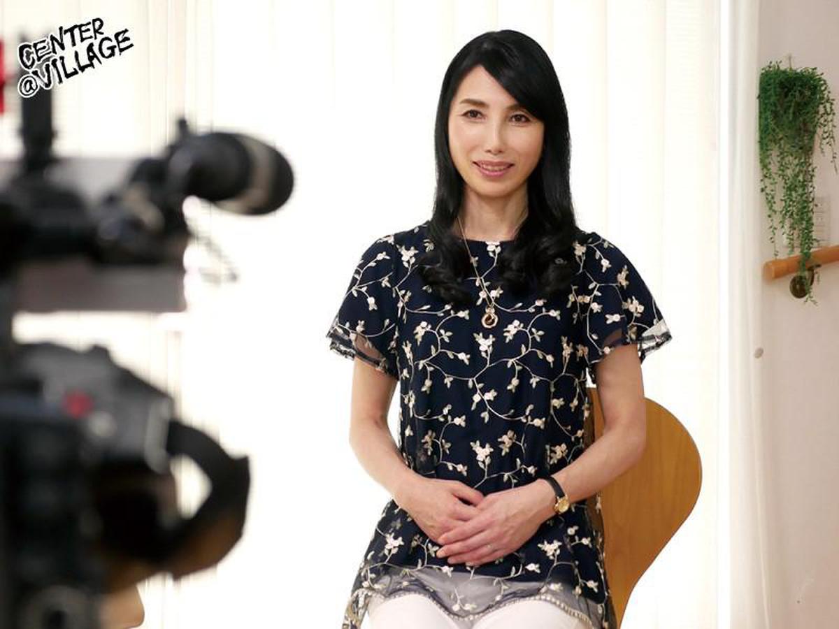 JRZD-991 Dokumentasi Pemotretan Pertama Lima Puluh Istri Makiko Tsurukawa
