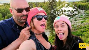 Poly Family Life - Lana Mars & AKGingersnaps