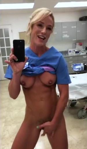 Enfermeira divertida