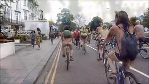 世界裸體自行車騎行 – 布萊頓 2015