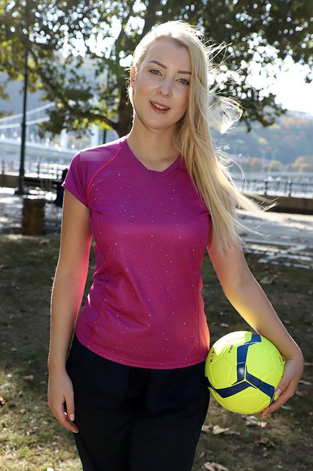 HUSR-228 The Transcendental Big Tits Beauty Found In Hungary Is An Active Volleyball Player! Desperately bite into the ball even on the night coat! AV release of the first sex with Japanese as it is!