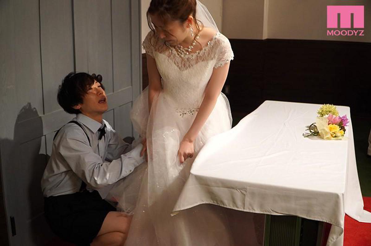 6000Kbps FHD MIAA-408 Durante o casamento, Ikuiku Bride Higashi Nozomi é incontinência com convulsões Incontinência por entrar sorrateiramente na saia de Shotabo que adora rachar, embora seus parentes estejam ao lado