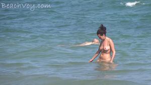 !!BONUS VEEKEND VIDEO!!BEACH VOY!!Playing In The Water