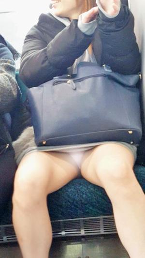 ฉันควรบอกคุณไหม ดูกางเกงชั้นในบนรถไฟ...