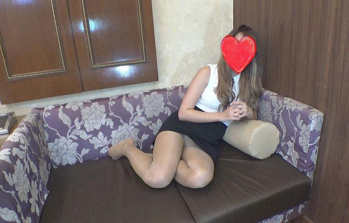 FC2 PPV 1244192 ≪The real model approves with glasses and appearance NG≫ [Pantyhose shooting] Receptionist who came for parts model recruitment (21) ❤ Glossy beige pantyhose (all through) ❤ Impressed by nylon texture w Direct wearing pantyhose over pantyhose raw dick insertion Massive cum shot.