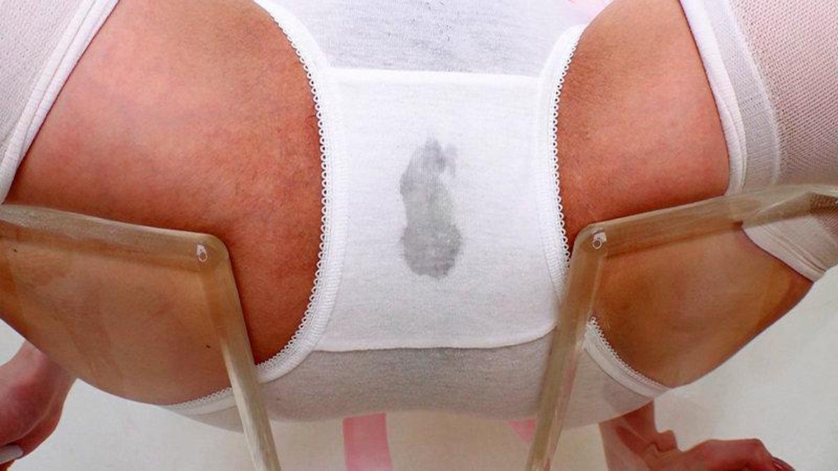 AARM-035 Onasapo Provokasi Mengangkang Di Wajah Anda Basah Noda Panty Masturbasi Mengintip Dari Kanan Bawah