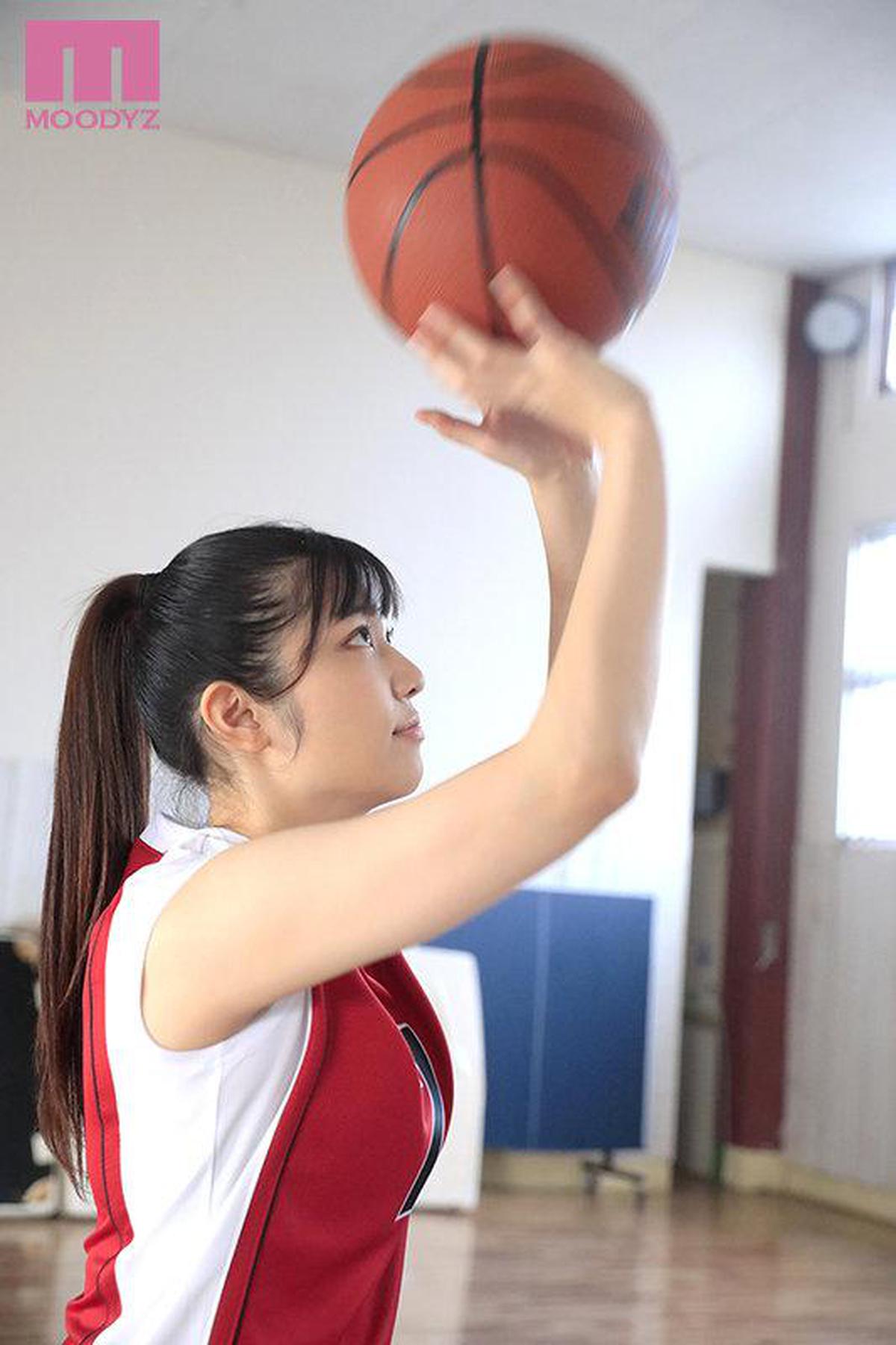 MIFD-194 Rookie Basketball Former Under-Strengthening Player No.1 Three-Point Shooter Full-powered AV Debut with Experience of Taking the No. 1 All-Around in Japan! !! Ruka Nanamura