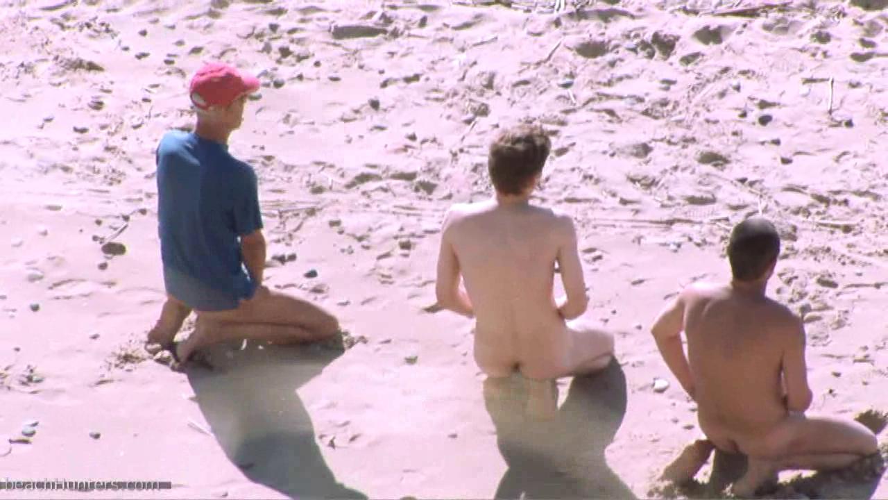 Nude Beach – Hot Exhibitionists Public Orgy