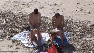 Nude Beach – Hot Ekshibisionis Publik Orgy