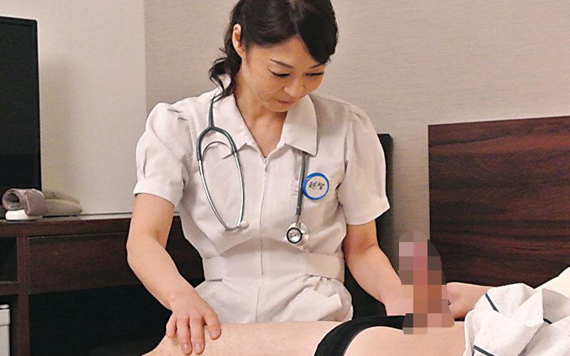 DOKI-021 ¡Simule hablar con una enfermera sobre problemas sexuales en la sala especial del muelle humano y negocie el procesamiento sexual!