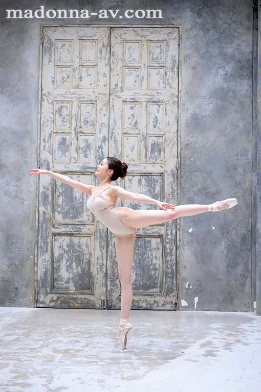 JUQ-010 Novato Fuji Kanna 32 anos AV DEBUT "Super Beautiful Nude Rikejo Ballerina Mulher Casada" Miraculous AV Ban-.