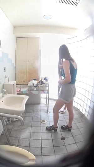 15262914 Unchecked video of a pretty cute gal changing clothes in the western style toilet at the sea