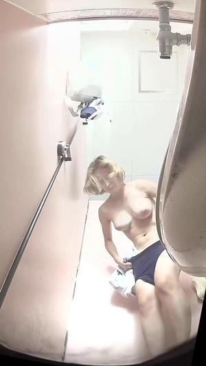 15260247 I took a picture of a Western-style toilet in the sea with two cameras! 2 event voyeur this time white gal changing clothes nipple ma