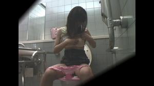 Pon011 Voyeur shot of a slender and beautiful sister secretly masturbating in the toilet