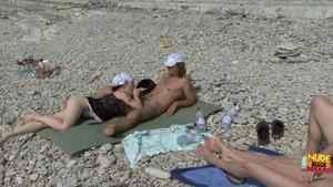 Нудистский пляж - публичная оргия горячих эксгибиционистов