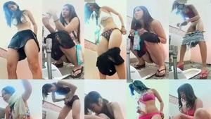 15311674 Portio masturbação! ? Uma linda garota muda de repente! Tirei uma foto de um banheiro estilo japonês no mar 27 Selfie com um cordão de absorvente interno sujo