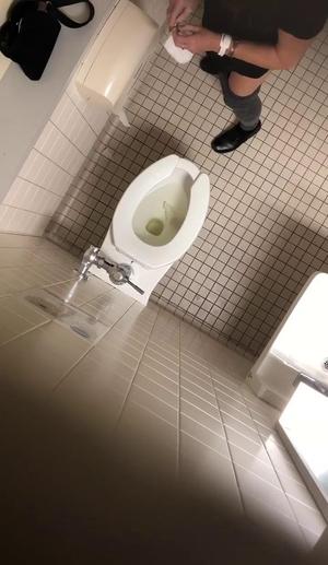 Toilet_Spy_1
