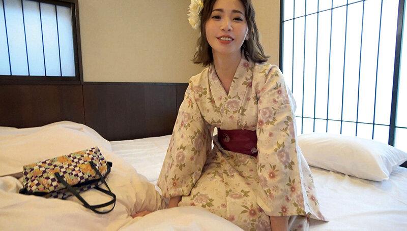 GOGO-012 "I'm Going To Have An Affair Now..." An Unfaithful Wife Who Has Her Kimono Disturbed And Embraced