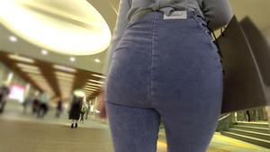 m_tanbou_167 [J'adore les jeans parfaits] Photographier en gros plan des fesses en guimauve qui bougent librement !!!