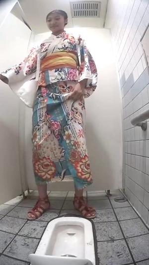 haibianwcdaoshe12 If you take a picture of the sea toilet from the front 12 Okinawa's 〇〇 festival yukata edition (pretty young)