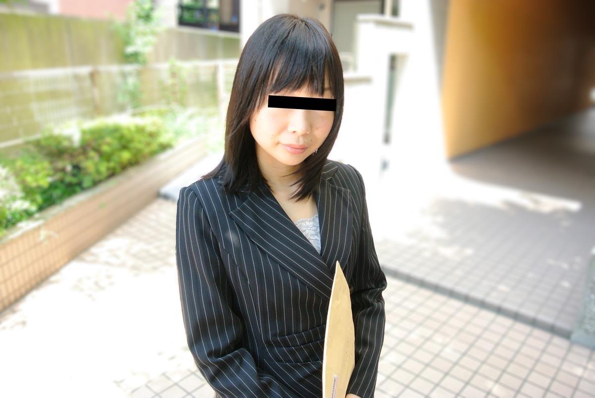 10Musume 10Musume 031423_01 Yuri Sakurai, seorang wanita real estate yang segera menandatangani kontrak untuk properti chin-thai