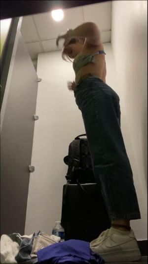 Young cutie spied in fitting room