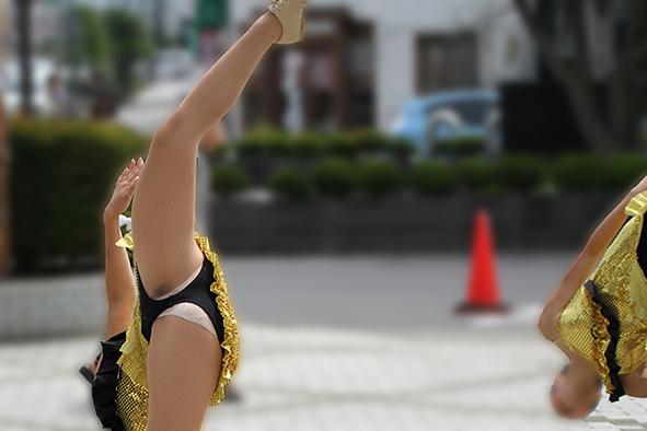 [125 Originalaufnahmen] 01 Cheerleader-Brot! Bei der akrobatischen Darbietung ragen verschiedene Dinge hervor
