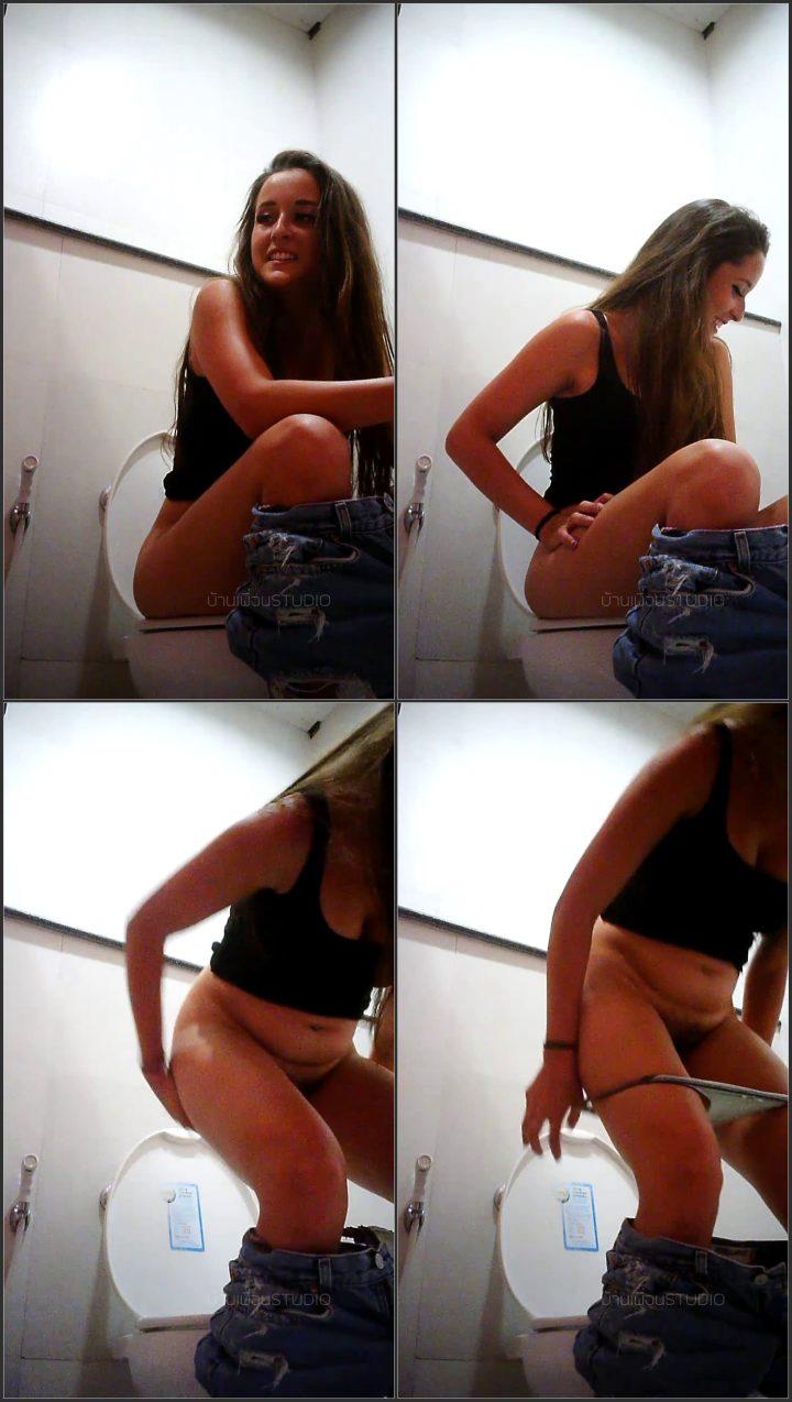 Spying on brunette’s pussy with a stubble in toilet