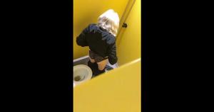 Spying on thick girl in sexy panties while she is peeing