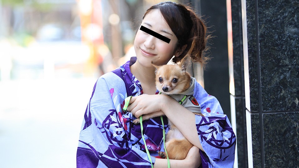 10musume 10Musume 082423_01 Procurez-vous une beauté yukata qui adore les chiens tout en promenant votre chien ! Rei Sasaki