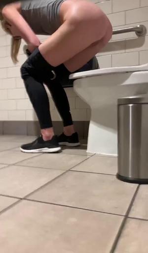 Spying on sexy woman peeing and sniffing her thong