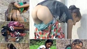 Hindustan women peeing