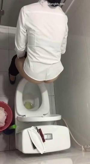 Vietnam_Hotel_Toilets
