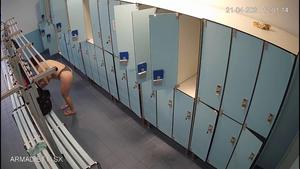 Peeping a girl in the locker room