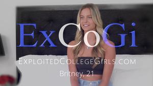 Filles d'université exploitées - Britney Rose